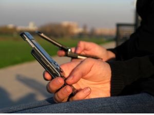 1105261_two_calls Your Cellphone Could be Destroying Your Productivity